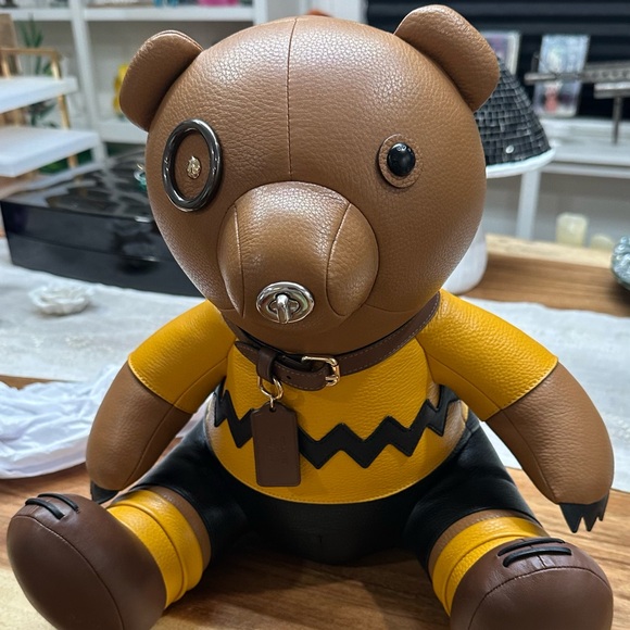 Coach x Peanuts Collab-Large CHARLIE BROWN Character-Limited Edition ULTRA-RARE! - Picture 5 of 15